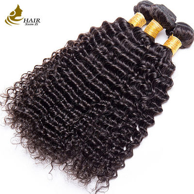 El cabello humano sin procesar se teje con el cabello brasileño para obtener extensiones naturales